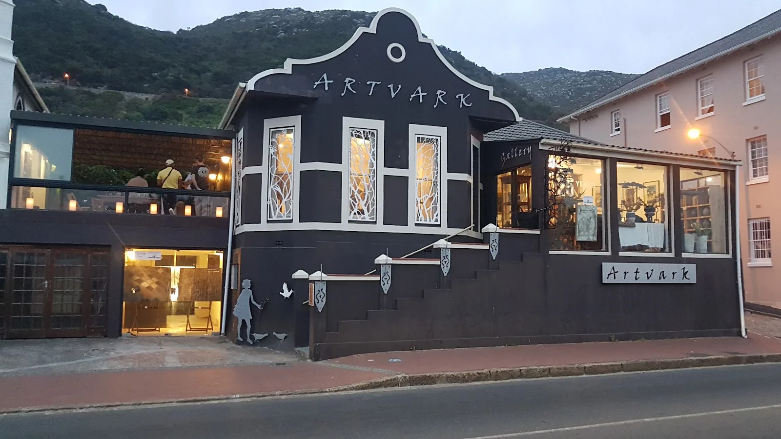 Artvark Gallery