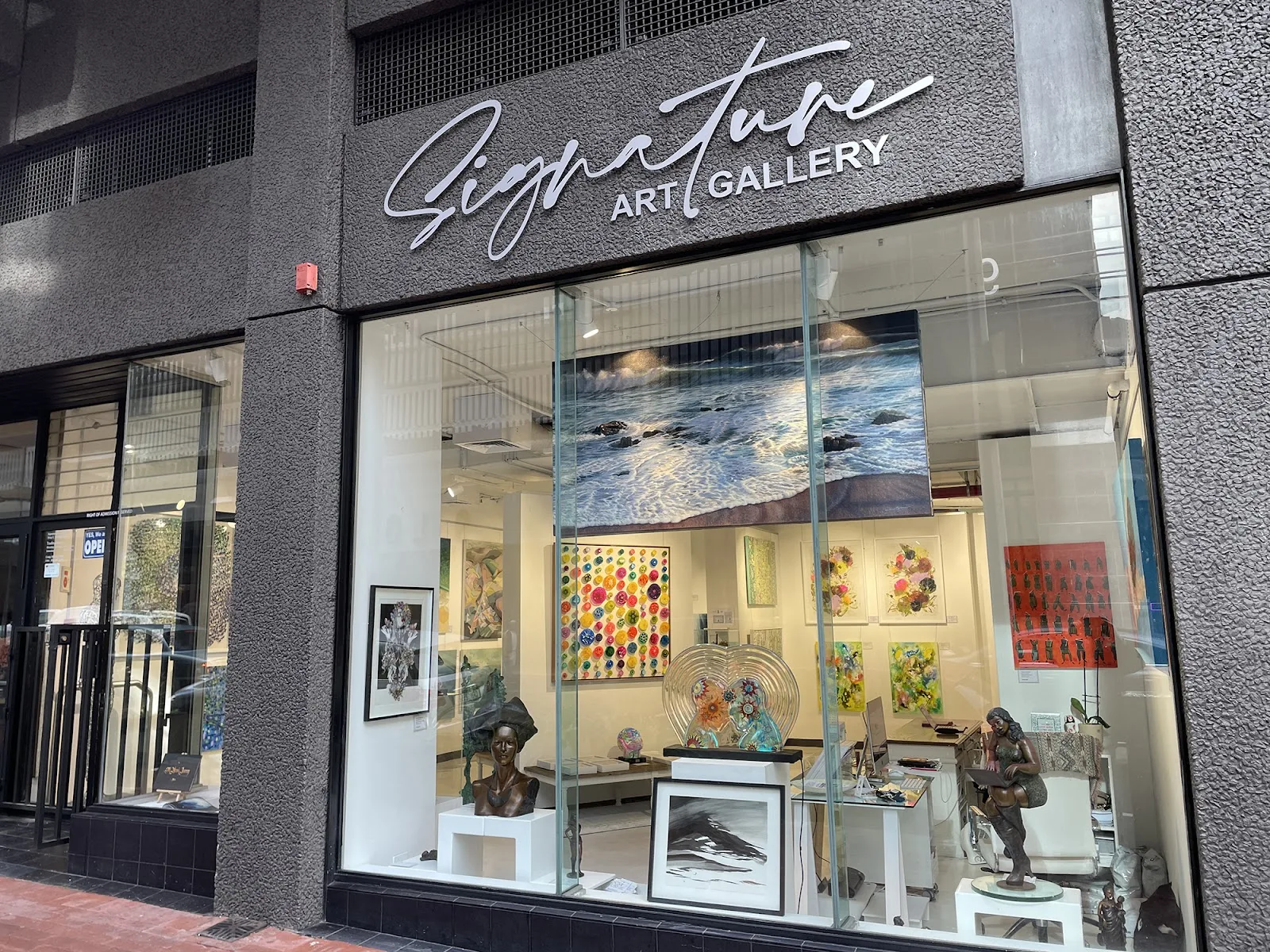 Signature Art Gallery